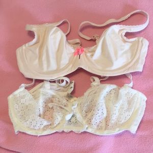 Bundle of 2 Victoria’s Secret Bras